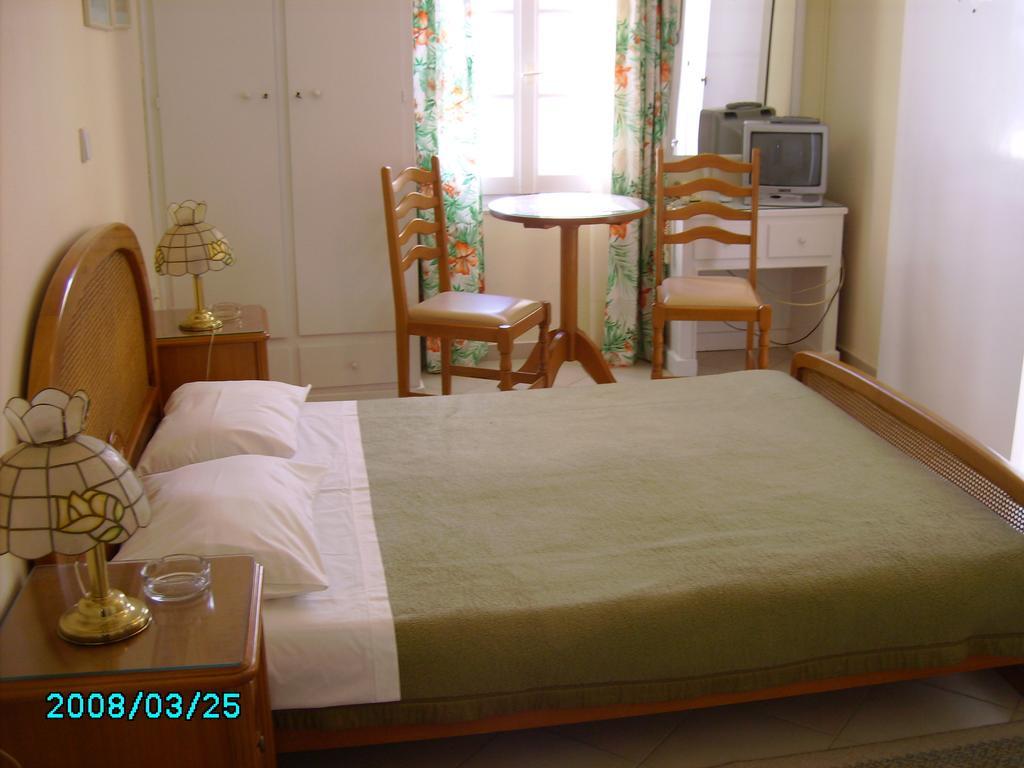 Sea Colours Rooms & Apartments Ermupoli Pokój zdjęcie